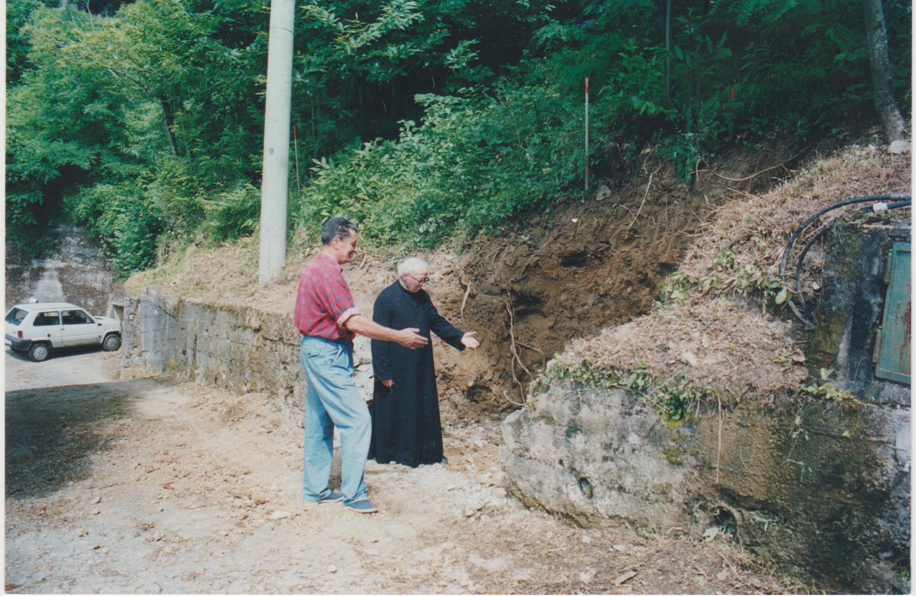 6-Scavo-che-diventerà-l'attuale-ingresso (Don Alfonso e Luciano C.)