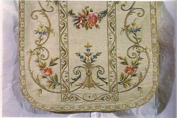 Pianeta del ternario in tela d'argento.